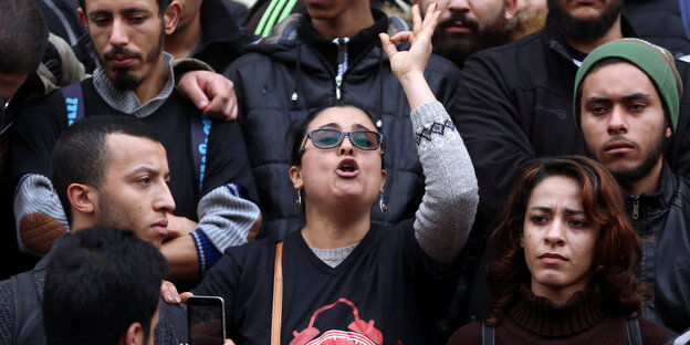 Demonstrant*innen in Tunis Demonstrant*innen in Tunis