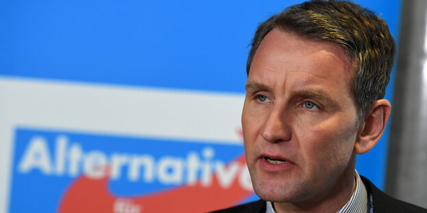 Björn Höcke am rechten Bildrand Björn Höcke am rechten Bildrand