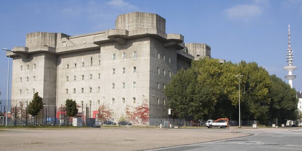 Der Bunker auf dem Hamburger Heiligengeistfeld Der Bunker auf dem Hamburger Heiligengeistfeld