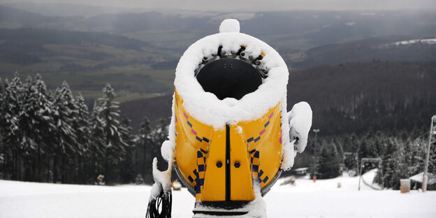 Schnee auf einer Schneekanone Schnee auf einer Schneekanone