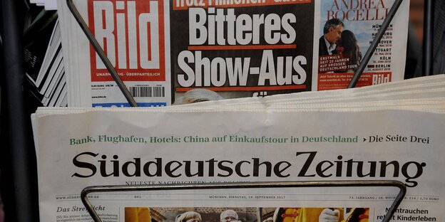 Die "Süddeutsche Zeitung" in einem Zeitungsständer Die "Süddeutsche Zeitung" in einem Zeitungsständer