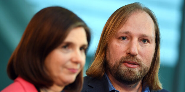 Katrin Göring-Eckardt und Anton Hofreiter im Porträt Katrin Göring-Eckardt und Anton Hofreiter im Porträt