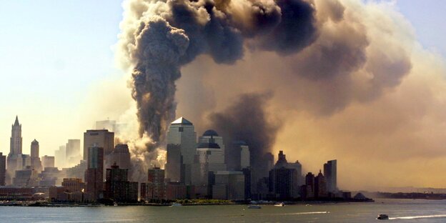 Eine Aufnahme nach dem Anschlag vom 11.09.2001 in New York Eine Aufnahme nach dem Anschlag vom 11.09.2001 in New York