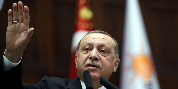 Erdogan bei einer Rede vor der AKP-Fraktion am DienstagDer Türkische Präsident Erdogan bei einer Rede vor der AKP-Fraktion Erdogan bei einer Rede vor der AKP-Fraktion am DienstagDer Türkische Präsident Erdogan bei einer Rede vor der AKP-Fraktion
