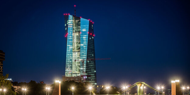 EZB-Gebäude bei Nacht EZB-Gebäude bei Nacht