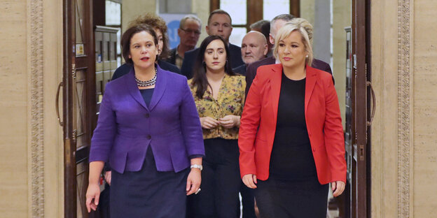 Die Sinn-Fein-Vorsitzenden Mary Lou McDonald und Michelle O'Neill