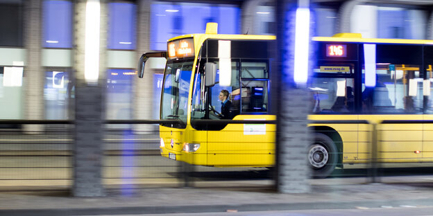 Bus im Tunnel