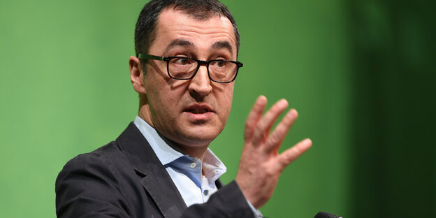 Der Grünenpolitiker Cem Özdemir spricht Der Grünenpolitiker Cem Özdemir spricht