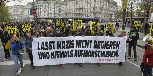 Front eines Demonstrationszuges Front eines Demonstrationszuges