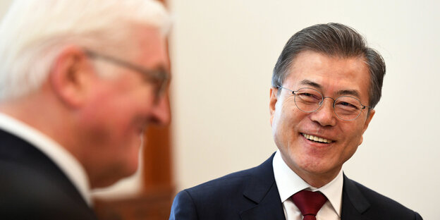 Frank-Walter Steinmeier und der südkoreanische Präsident Moon Jae In Frank-Walter Steinmeier und der südkoreanische Präsident Moon Jae In