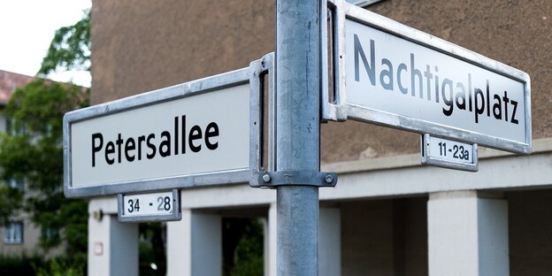 Straßennamen der Petersallee und des Nachtigalplatzes Straßennamen der Petersallee und des Nachtigalplatzes