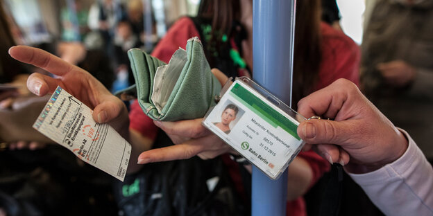 Kontrolle in der S-Bahn Kontrolle in der S-Bahn