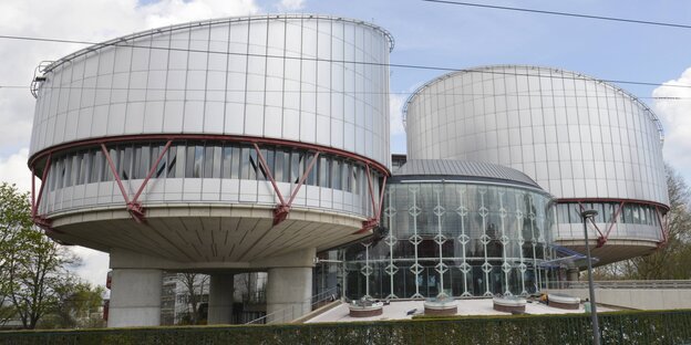 Der Eingang zum Europäischen Gerichtshof für Menschenrechte in Straßburg Der Eingang zum Europäischen Gerichtshof für Menschenrechte in Straßburg