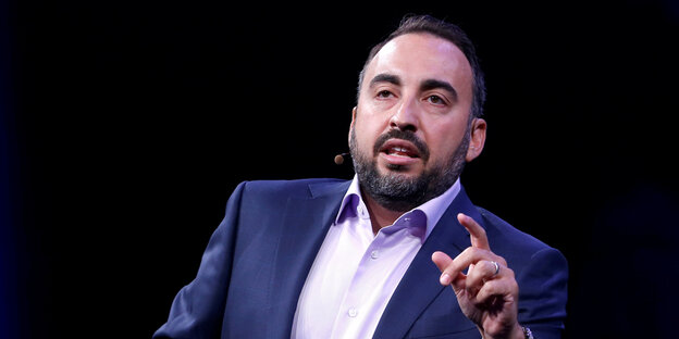 Facebook-Manager Alex Stamos in blauem Jackett Facebook-Manager Alex Stamos in blauem Jackett