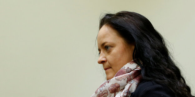 Beate Zschäpe im Profil, sie guckt bockig Beate Zschäpe im Profil, sie guckt bockig