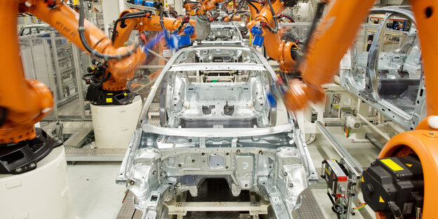 Autoproduktion bei VW in Wolfsburg Autoproduktion bei VW in Wolfsburg