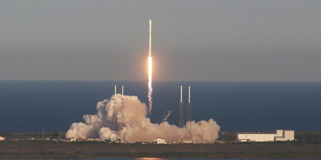 Eine Rakete transportiert das Weltraumteleskop „Tess“ Eine Rakete transportiert das Weltraumteleskop „Tess“
