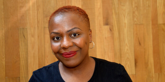 Eine Portraitaufnahme der Autorin Lola Shoneyin Eine Portraitaufnahme der Autorin Lola Shoneyin