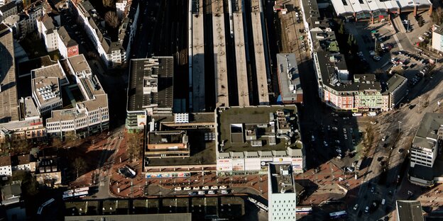 Der Bahnhof Altona aus der Vogelperspektive.