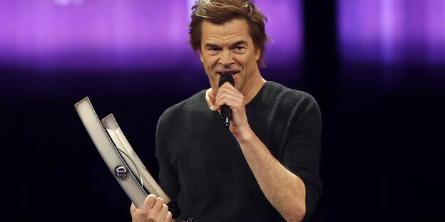 Campino, Sänger der Toten Hosen, erhält einen Echo in der Kategorie Rock, und hält eine Rede gegen Rechtsextremismus Campino, Sänger der Toten Hosen, erhält einen Echo in der Kategorie Rock, und hält eine Rede gegen Rechtsextremismus
