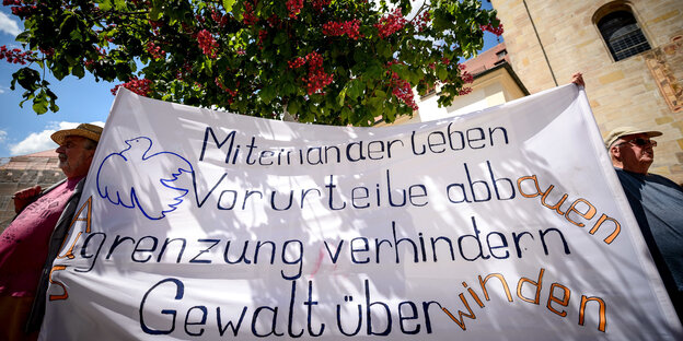 ein weißes Transparent ein weißes Transparent