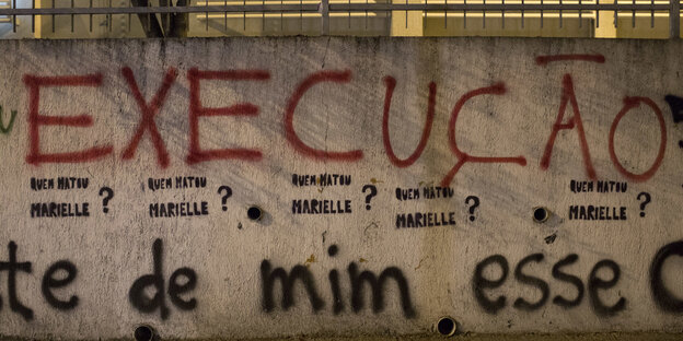 Das portugiesische Wort für Hinrichtung steht auf einer Wand in Rio de Janeiro Das portugiesische Wort für Hinrichtung steht auf einer Wand in Rio de Janeiro