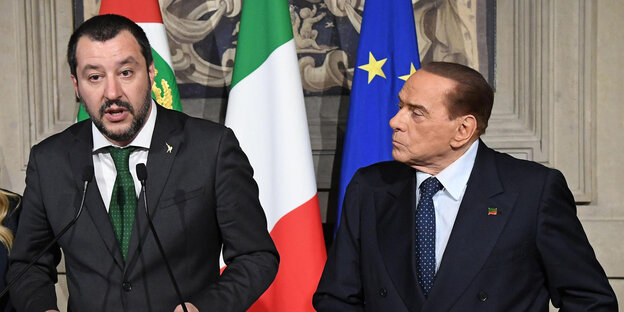 Zwei Männer, Matteo Salvini und Silvio Berlusconi Zwei Männer, Matteo Salvini und Silvio Berlusconi