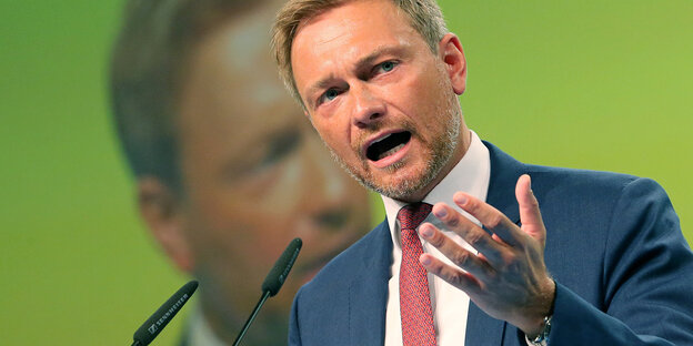 Christian Lindner redet und gestikuliert Christian Lindner redet und gestikuliert