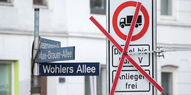 Fahrverbotsschild für Lastwagen Fahrverbotsschild für Lastwagen