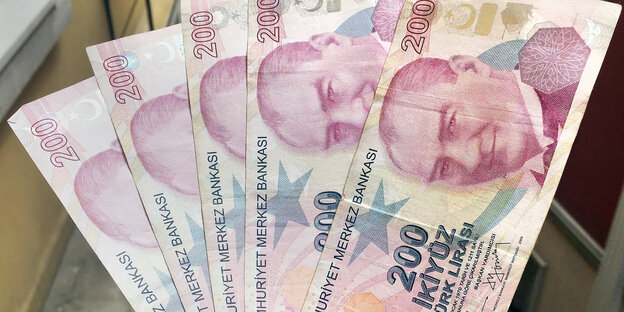 Aufgefächerte Lira-Geldscheine Aufgefächerte Lira-Geldscheine
