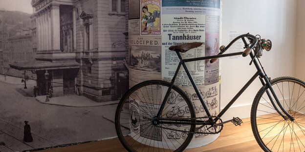 Altes Fahrrad im Museum Altes Fahrrad im Museum