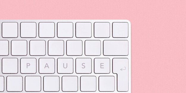 Auf einer Tastatur ist das Wort „Pause“ zu lesen Auf einer Tastatur ist das Wort „Pause“ zu lesen