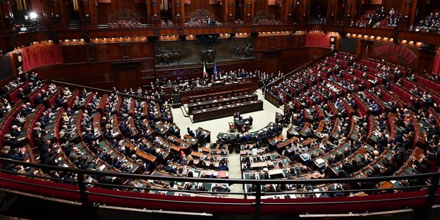 Ein großer Plenarsaal Ein großer Plenarsaal