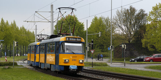 Ein Tatrawagen fährt in Leipzig. Ein Tatrawagen fährt in Leipzig.