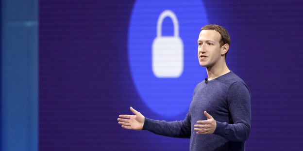 Facebook CEO Mark Zuckerberg steht vor einer Illsutration eines Schlosses Facebook CEO Mark Zuckerberg steht vor einer Illsutration eines Schlosses