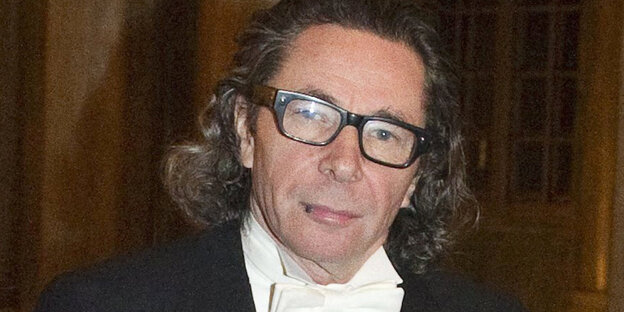 Ein Porträtfoto von Jean-Claude Arnault Ein Porträtfoto von Jean-Claude Arnault