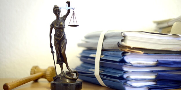 Eine modellhafte Nachbildung der Justitia Eine modellhafte Nachbildung der Justitia