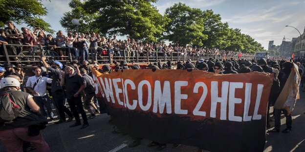 Die Spitze der Welcome to Hell-Demonstration Die Spitze der Welcome to Hell-Demonstration