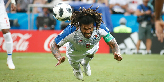Voller Körpereinsatz von Roman Torres beim WM-Spiel gegen Belgien. Voller Körpereinsatz von Roman Torres beim WM-Spiel gegen Belgien.