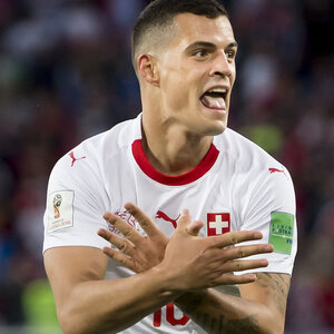 Granit Xhaka mit Doppeladler Granit Xhaka mit Doppeladler