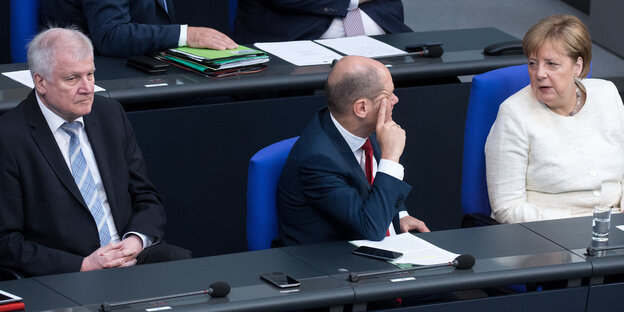 Horst Seehofer, Olaf Scholz und Angela Merkel auf der Regierungsbank Horst Seehofer, Olaf Scholz und Angela Merkel auf der Regierungsbank