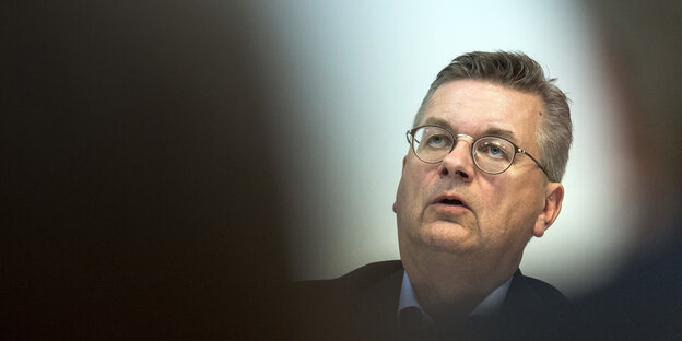 Reinhard Grindel, Präsident des Deutschen Fußballbundes, spricht auf einer Veranstaltung des Goethe Institutes während einer Pressekonferenz. Reinhard Grindel, Präsident des Deutschen Fußballbundes, spricht auf einer Veranstaltung des Goethe Institutes während einer Pressekonferenz.