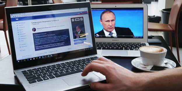 Ein Laptop mit dem russischen Netzwerk VKontakte Ein Laptop mit dem russischen Netzwerk VKontakte