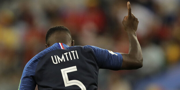 Samuel Umtiti jubelt nach Sieg gegen Belgien. Samuel Umtiti jubelt nach Sieg gegen Belgien.