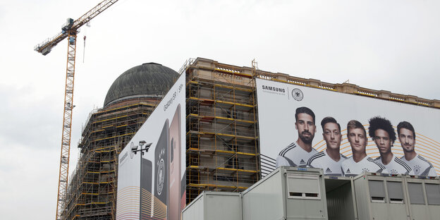 Werbeplakat für die Fußballnationalmannschaft Werbeplakat für die Fußballnationalmannschaft