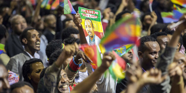 Äthiopier heißen den eritreischen Präsidenten in Addis Abeba willkommen Äthiopier heißen den eritreischen Präsidenten in Addis Abeba willkommen