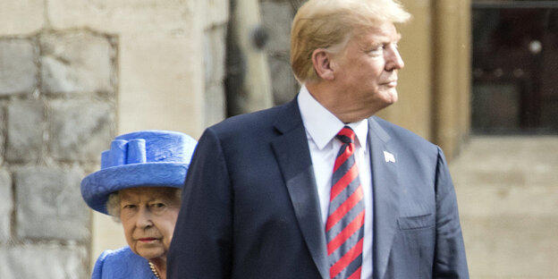 Trump vor der Queen Trump vor der Queen