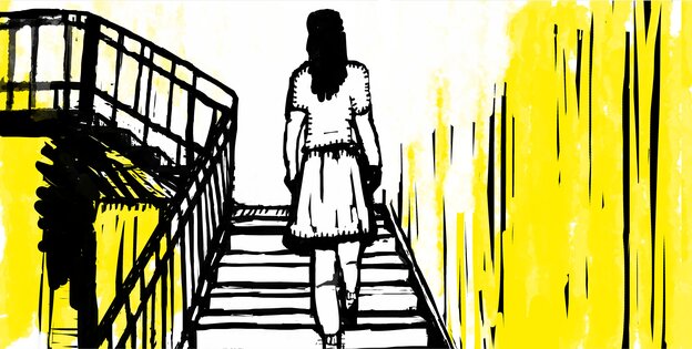 Zeichnung einer Frau, die eine Treppe hochgeht Zeichnung einer Frau, die eine Treppe hochgeht