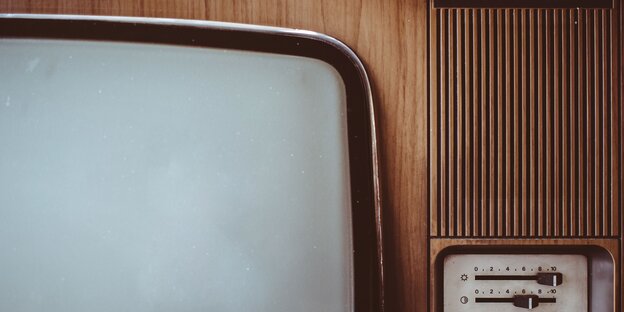Ein Retro-Röhrenfernseher Ein Retro-Röhrenfernseher