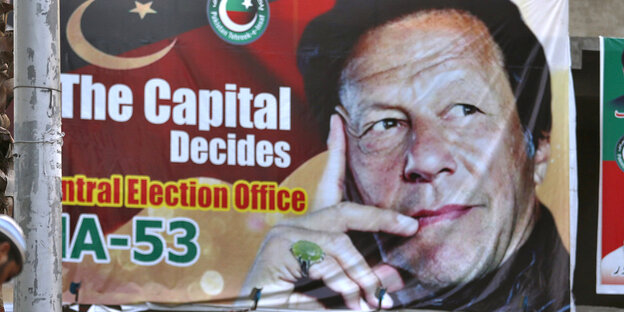 Ein Wahlplakat in Pakistan Ein Wahlplakat in Pakistan